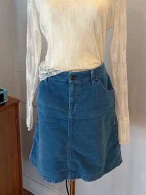 Vintage Gap Courderoy Mini Skirt, Preppy, Y2K, preppy Ivy League look, relaxed